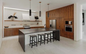 Fridge, microwave, stovetop, dishwasher