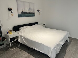 4 makuuhuonetta, silitysrauta/-lauta, internet, vuodevaatteet