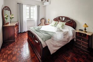 3 makuuhuonetta, silitysrauta/-lauta, ilmainen Wi-Fi, vuodevaatteet