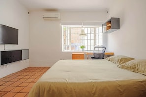 1 Schlafzimmer, BĂŒgeleisen/BĂŒgelbrett, WLAN, BettwĂ€sche