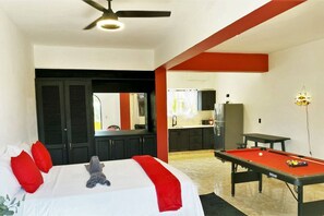 1 soverom, skrivebord, strykejern/-brett og wi-fi