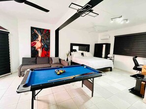 1 bedroom, desk, iron/ironing board, WiFi