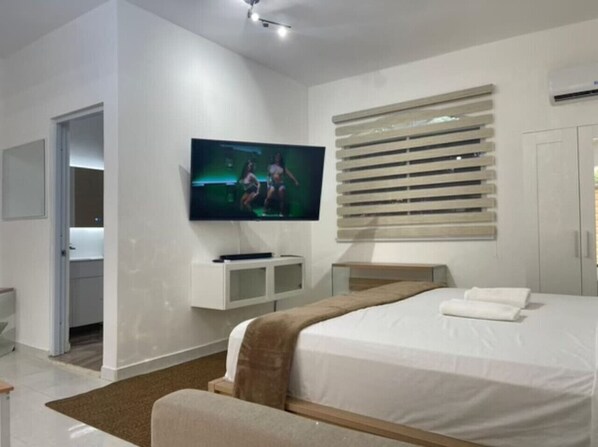 1 bedroom, desk, iron/ironing board, WiFi