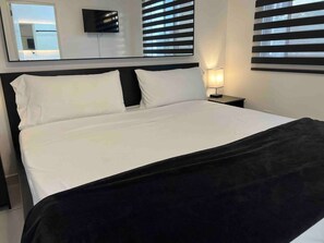 1 bedroom, desk, iron/ironing board, WiFi