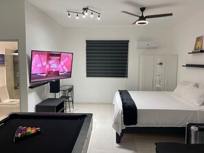 1 chambre, bureau, fer et planche à repasser, Wi-Fi