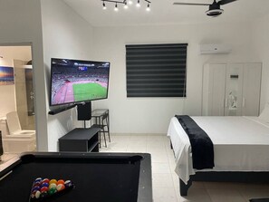 1 bedroom, desk, iron/ironing board, WiFi