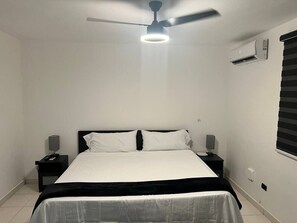 1 chambre, bureau, fer et planche à repasser, Wi-Fi