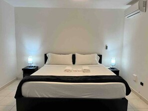 1 soverom, skrivebord, strykejern/-brett og wi-fi