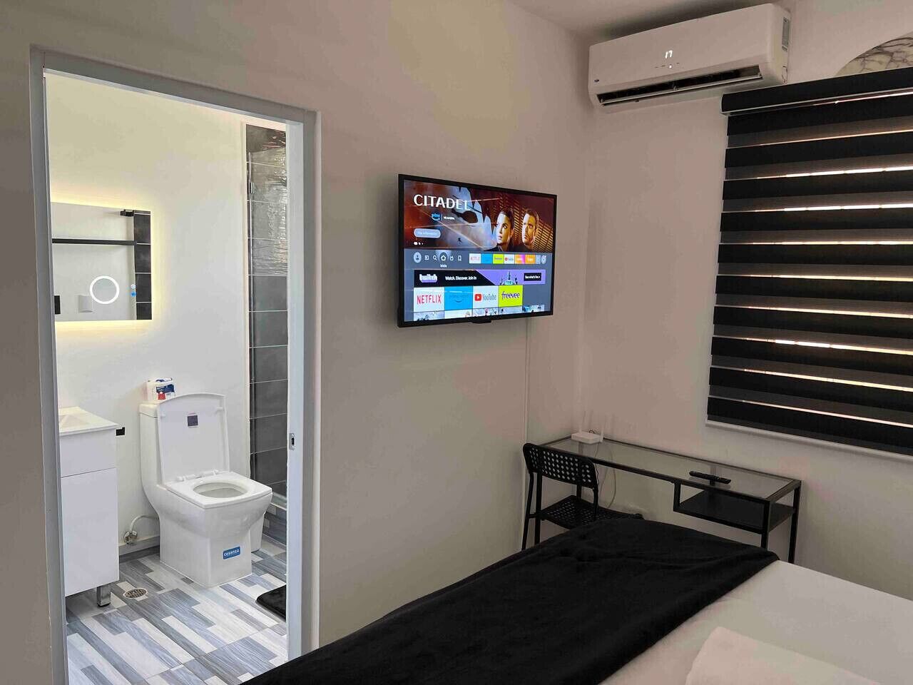 1 bedroom, desk, iron/ironing board, WiFi