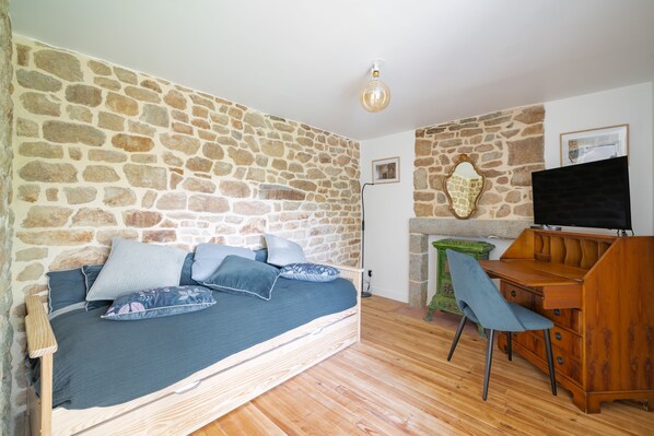 3 chambres, fer et planche à repasser, Wi-Fi gratuit, draps fournis