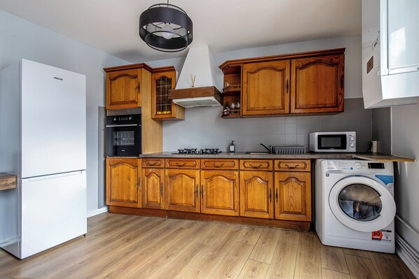 Microwave, oven, stovetop