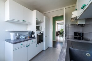Fridge, microwave, oven, dishwasher