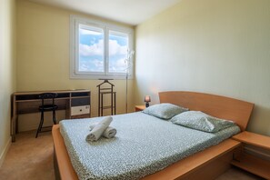 4 habitaciones, tabla de planchar con plancha y wifi gratis