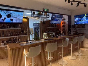 Bar (in der Unterkunft)