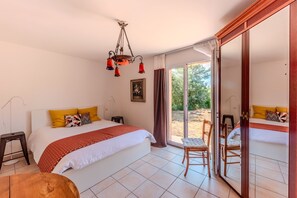 2 quartos, ferros/tábuas de passar roupa, Wi-Fi de cortesia