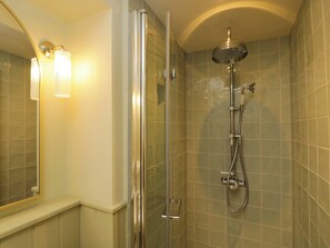 Shower - Hazel (Newbury)