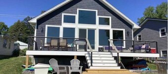 Spacious 5-bedroom house in charming Lakeville with AC