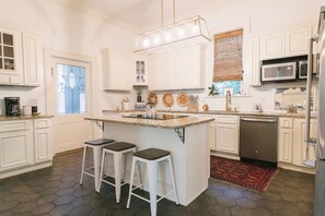 Microwave, oven, stovetop, dishwasher