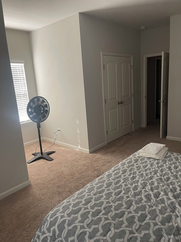 4 bedrooms, WiFi, bed sheets