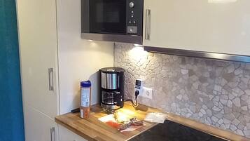 Mikrowelle, Ofen, Herdplatte, Geschirrspüler