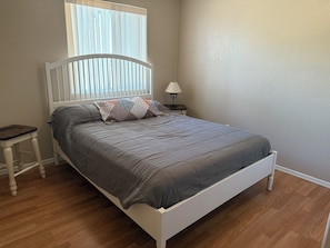 2 bedrooms, iron/ironing board, WiFi, bed sheets - Quiet Country Casita on Horse Property in Desert Hills. (Phoenix)