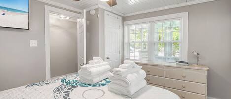 3 soverom, strykejern/-brett, reiseseng for barn og wi-fi (inkludert)