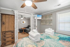 3 bedrooms, iron/ironing board, travel cot, free WiFi