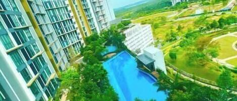 Outdoor pool, a heated pool