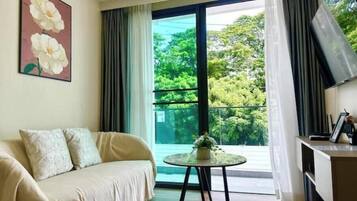 Una Smart TV, una chimenea