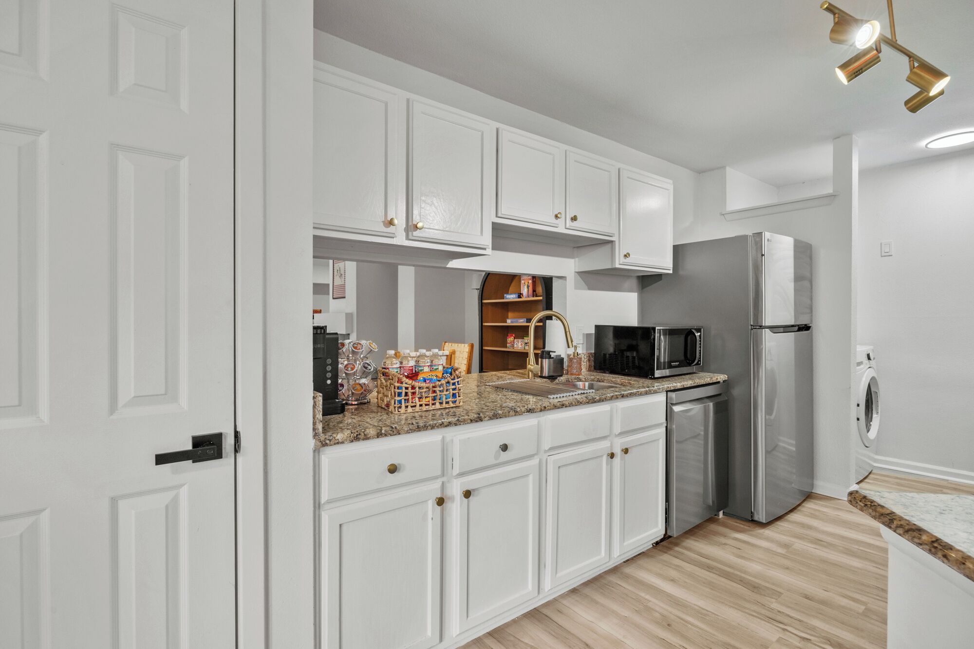 Mikrowelle, Ofen, Herdplatte, Geschirrspüler