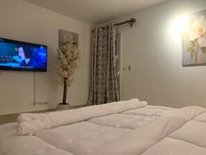 3 chambres, fer et planche à repasser, Wi-Fi, draps fournis