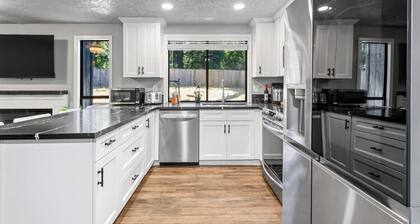 Tualitin Retreat Big Backyard