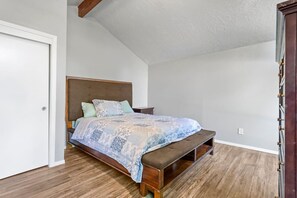 4 chambres, bureau, Wi-Fi gratuit, draps fournis