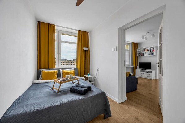 1 habitación, tabla de planchar con plancha, wifi gratis y ropa de cama 