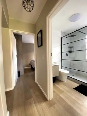 Apartment, Multiple Beds, Patio, Mountain View (Castle View ) | Bathroom | Free toiletries, towels