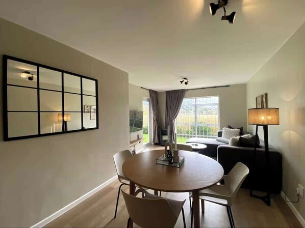 Apartment, Multiple Beds, Patio, Mountain View (Castle View ) | Interior