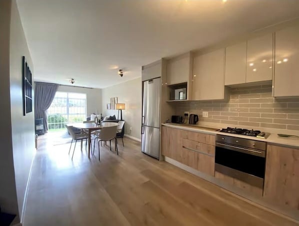 Apartment, Multiple Beds, Patio, Mountain View (Castle View ) | Private kitchen | Fridge, microwave, oven, stovetop