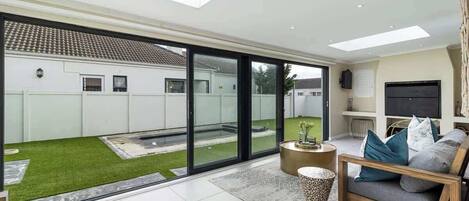 House, Multiple Beds, Pool Access, Pool View (Kawana Crescent ) | Interior