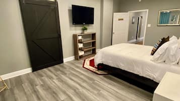 3 habitaciones, tabla de planchar con plancha, wifi y ropa de cama