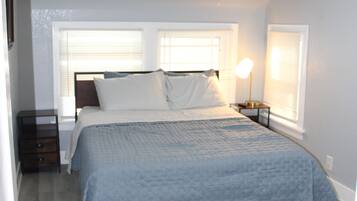 4 bedrooms, iron/ironing board, WiFi, bed sheets