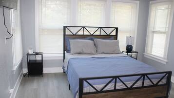 4 makuuhuonetta, silitysrauta/-lauta, Wi-Fi, vuodevaatteet