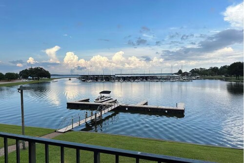 NEWLY RENOVATED: Conroe's Own Coastal Cowboy: Lakefront Living