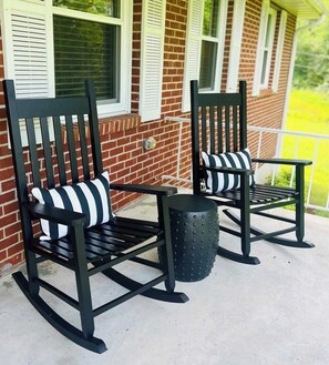 Terrace/patio - Lotus House - Near Oneida Baptist Institute (Oneida)