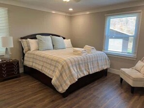 3 bedrooms, WiFi, bed sheets - Lotus House - Near Oneida Baptist Institute (Oneida)