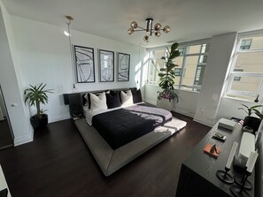 2 chambres, fer et planche à repasser, Wi-Fi, draps fournis