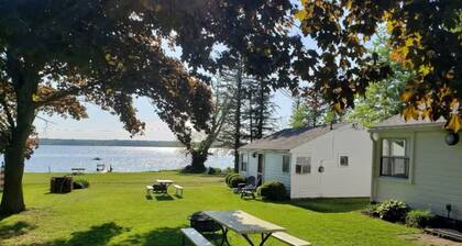Pymatuning Lakefront Cottage 1 with Dock Slip