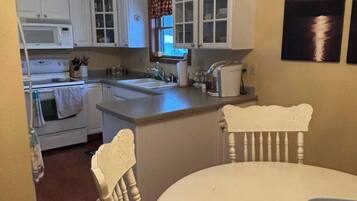 Frigorífic, microones, forn i placa de cuina