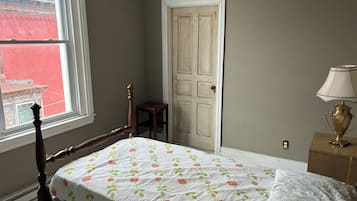 2 habitaciones, tabla de planchar con plancha, wifi y ropa de cama