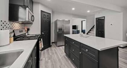 Cozy 3-Bedroom Suburban Retreat near Downtown