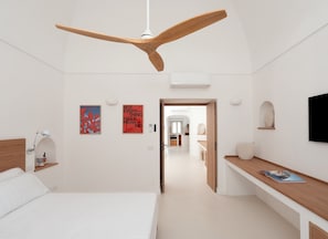 House | In-room safe, free WiFi